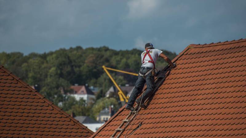 3 Signs Your Roof Needs Professional Attention